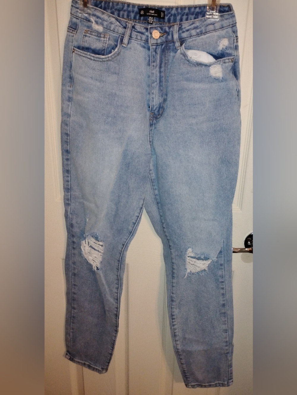 Missguided Riot High Rise Mom Distressed Denim Jean Loose Fit - Size 4